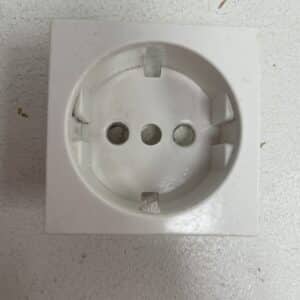 1-osainen maadoitettu pistorasian keskiölevy 12478 - purkukolmio.fi