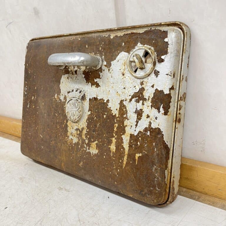 Porin Valu Kotiliesi 30 alauunin luukku kehyksellä 6 1116 A - purkukolmio.fi