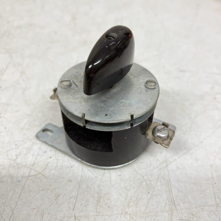 Väännettävä 1-vaiheinen pääkytkin 250V 25A - purkukolmio.fi