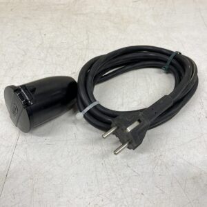 Lohkolämmittimen vanhanmallinen johto isolla päällä Calix