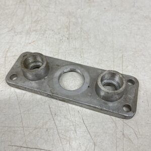 Sähkökeskuksen alumiinilaippa 138 mm × 48 mm