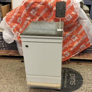 Myymälavaakakaappi 42 cm x 77 cm säätöjaloilla - purkukolmio.fi