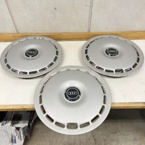 Auton Audi pölykapselit 15" 3 kpl:een sarja