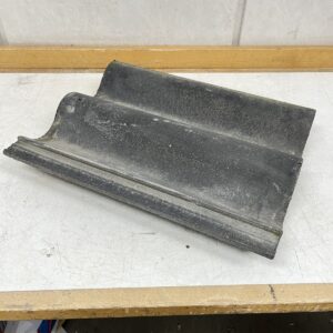 Ormax kattotiili musta 42 x 33 cm profiili 7 cm