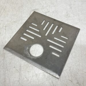 Lattiakaivon ritiläkansi ruostumaton 15 cm × 15 cm poistoletkun aukolla