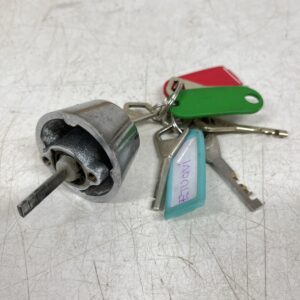 Lukkopesä Abloy kehyksellä ja 7:llä avaimella