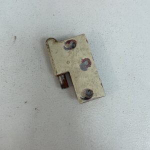 Alumiininen kolmionmallinen sarananpuolikas, urospuoleinen 68 mm -Purkukolmio.fi
