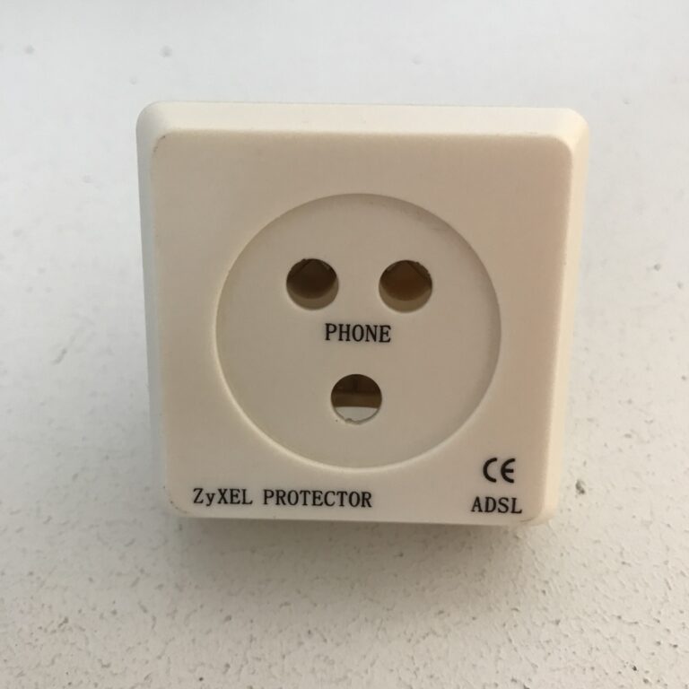 Puhelinpistoke ZyXEL PROTECTOR - purkukolmio.fi