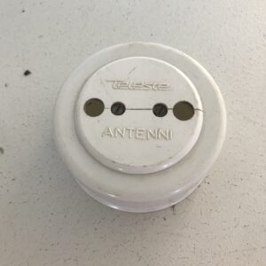 Pinta-asenteisen antennin pistokkeen suoja Teleste - purkukolmio.fi