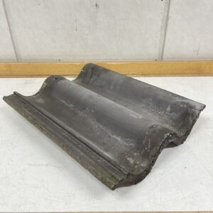 Ormax kattotiili ruskea 42 x 33 cm profiili 7 cm