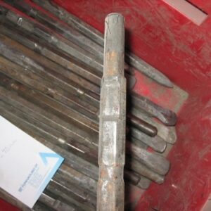 Kango piikkauskoneen piikkejä ja talttoja n. 40 cm