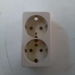 Sähköpistorasian kansi 102K0565 valkoinen