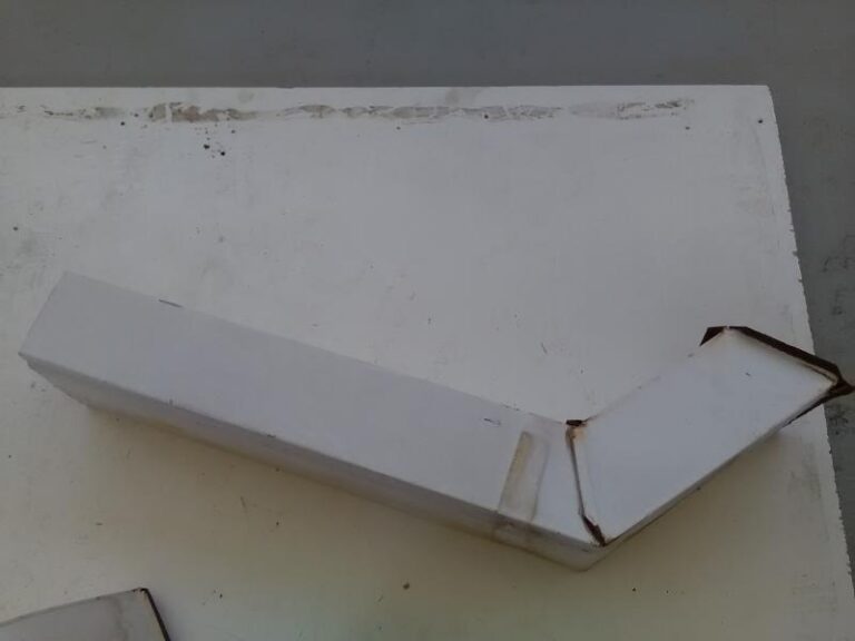 Sadevesikourun neliskanttinen mutka 13x8 cm - Purkukolmio.fi