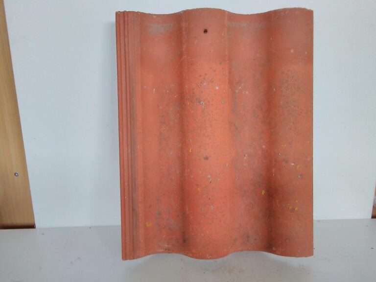 Benders kattotiili punainen 42 * 33 cm profiili 6 cm - Purkukolmio.fi