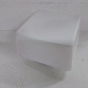 Vanha valkoinen kulmikas lasikupuvalaisin 20*20 cm