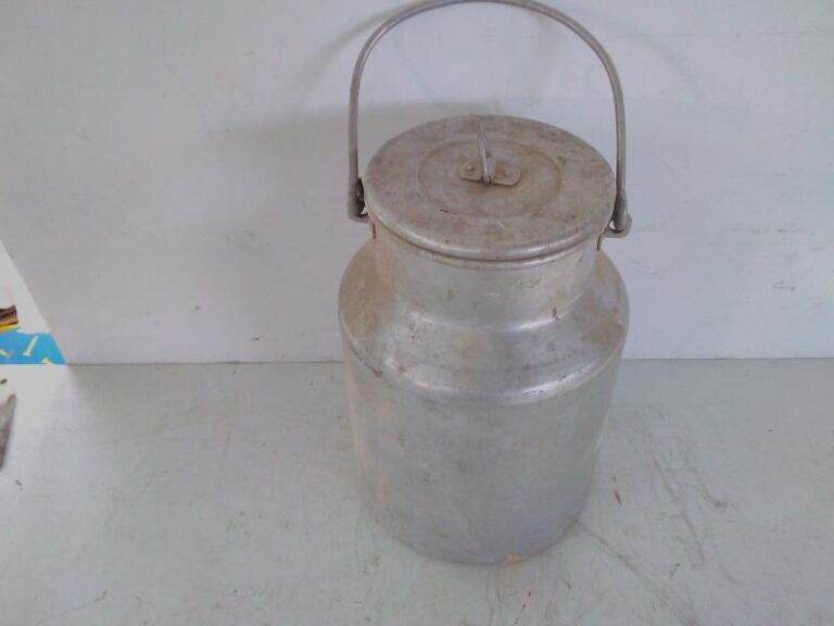 Pieni maitotonkka 4 l, korkeus 25 cm kannella