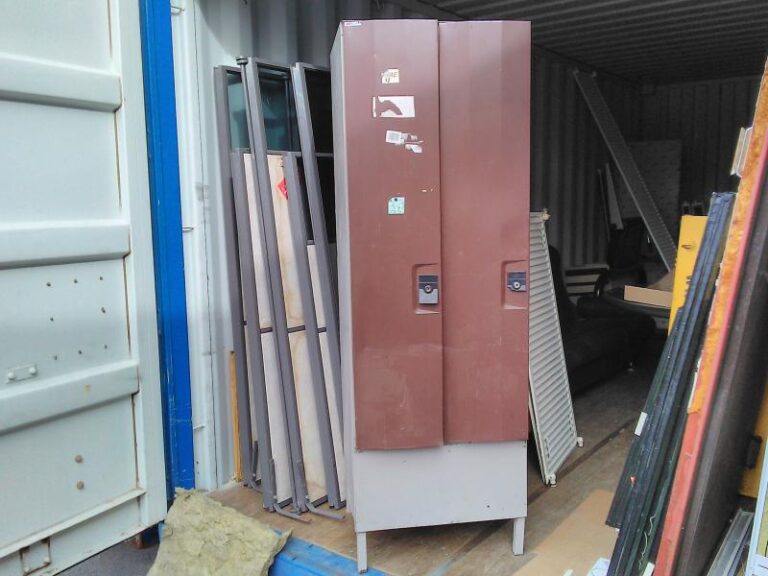 Pukukaappi metallinen 2 ovea leveys 60 cm - purkukolmio.fi