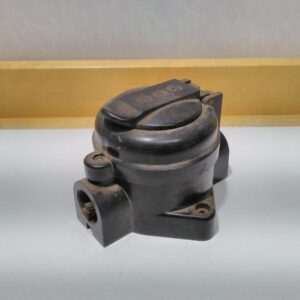 Vanha ruskea kosteantilan pintapistorasia 10/380 KN