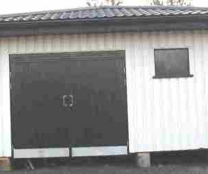 Autotalli ja kaksi varastoa 5,5x4,5m