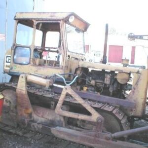 Puskutraktori Caterpillar 4