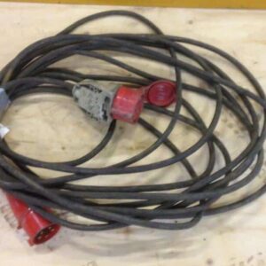 Jatkojohto 16 A ja 32 A