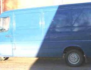 Kuorma-auto MB 310D Sprinter - Purkukolmio.fi