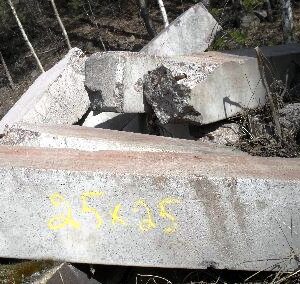 Betonipaalun 25x25 cm pätkiä