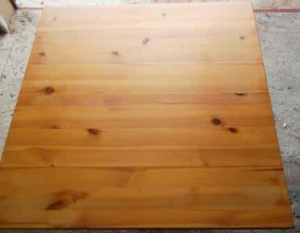 Täyspuinen pöytä 75×75 cm