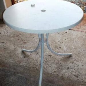 Puutarhapöytä halkaisija 79 cm