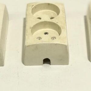 Pinta-asenteinen pistorasia 1335