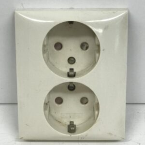 2-osainen maadoitettu uppopistorasian peitelevy Elko L 327-1